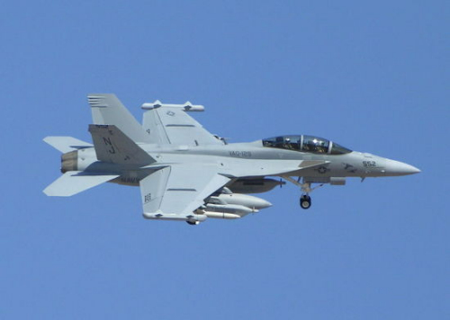 EA-18GӑC(jng)ݑГ^(gu)F-22