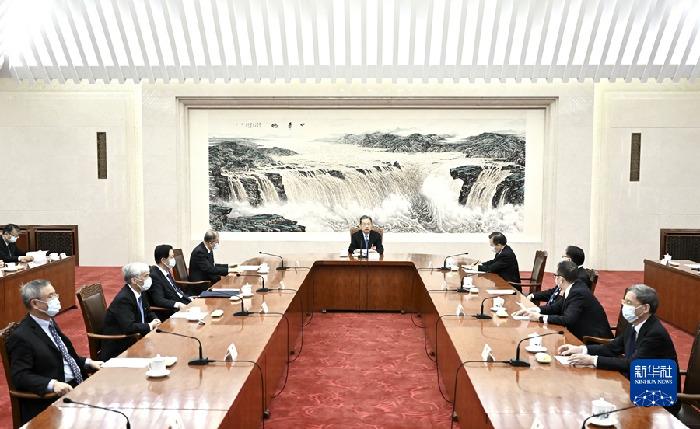十四屆全國人大一次會(huì )議主席團常務(wù)主席第七次會(huì )議舉行