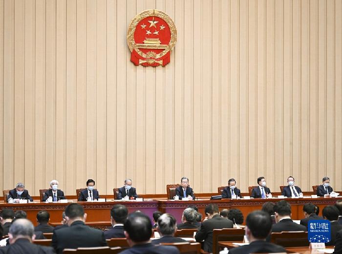 十四屆全國人大一次會(huì )議主席團舉行第九次會(huì )議