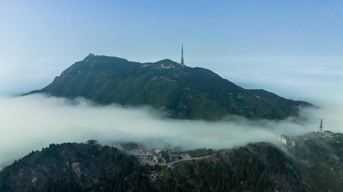 南岳衡山現壯美云瀑景觀(guān)