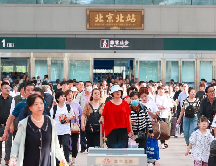 鐵路暑運迎來(lái)返程客流高峰