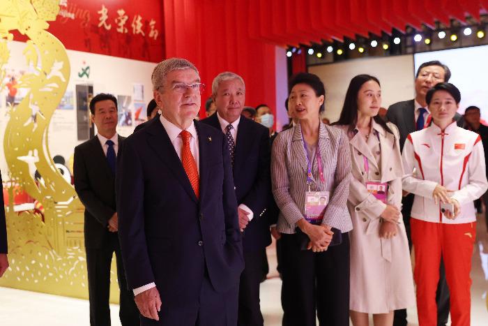 國際奧委會(huì )主席巴赫參觀(guān)“中國之家”