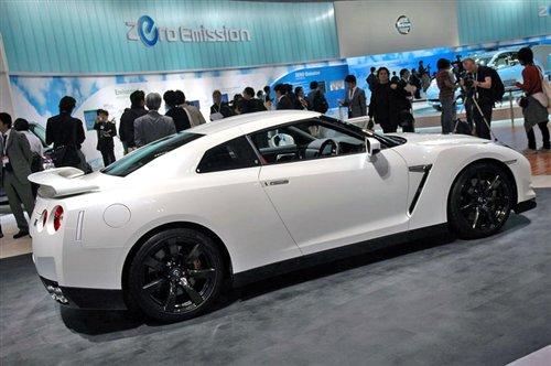 ̎ 2010GT-R|܇(ch)չʽl(f) ܇(ch)֮