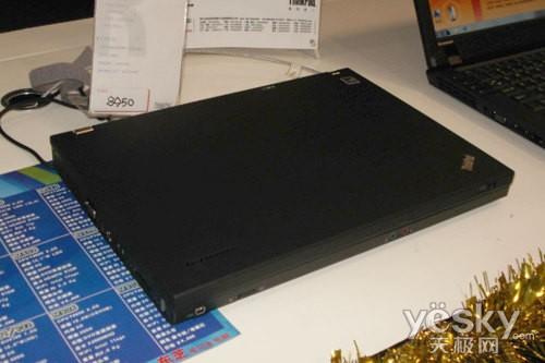 Թ Thinkpad R400u(mi)8900Ԫ