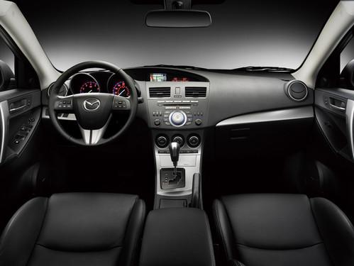 Mazda3Ɏ L(chng)R_Ŀ˸