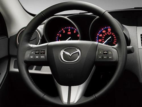 Mazda3Ɏ L(chng)R_Ŀ˸