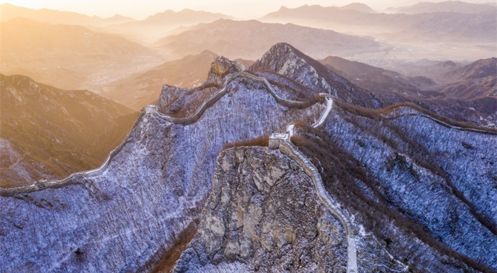 北京懷柔箭扣長(cháng)城雪后雄輝壯美