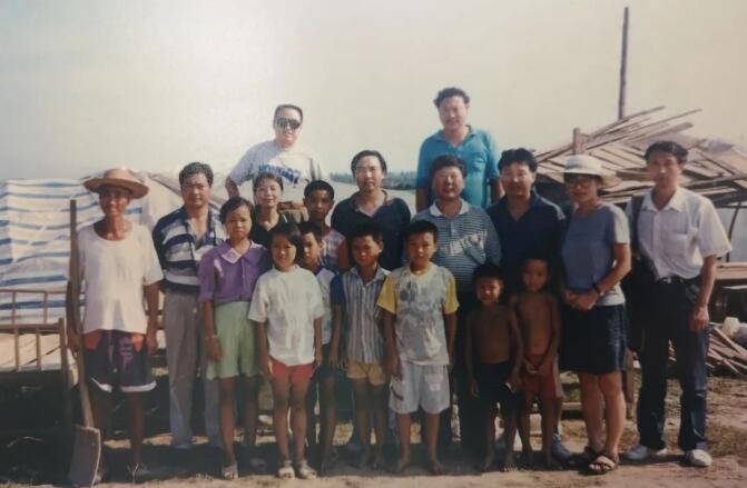 憶九八抗洪：枕著(zhù)長(cháng)江睡
