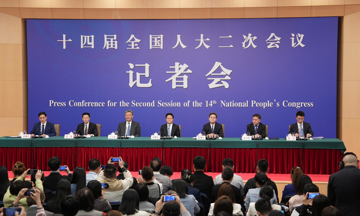 十四屆全國人大二次會(huì )議經(jīng)濟主題記者會(huì )