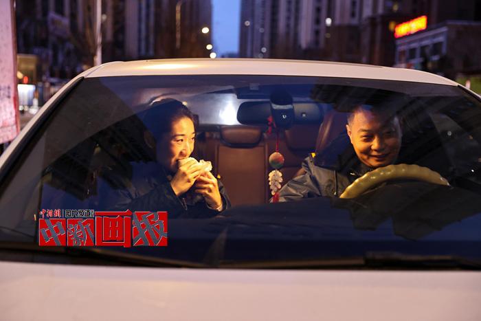 這對列車(chē)長(cháng)夫妻：春運中的“南來(lái)北往”